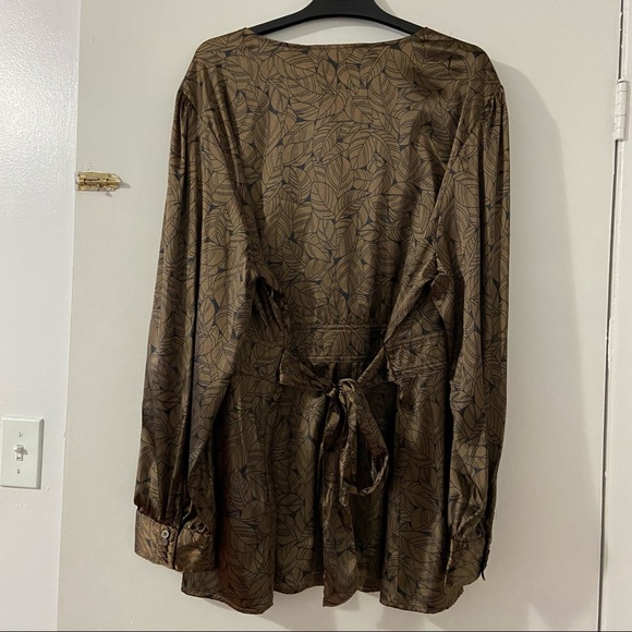 GLORIA VANDERBILT Brown leaf print blouse - Picture 2 of 7